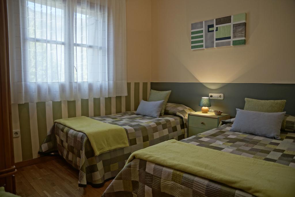 Apartaments El Ribal Valencia D'Aneu Экстерьер фото
