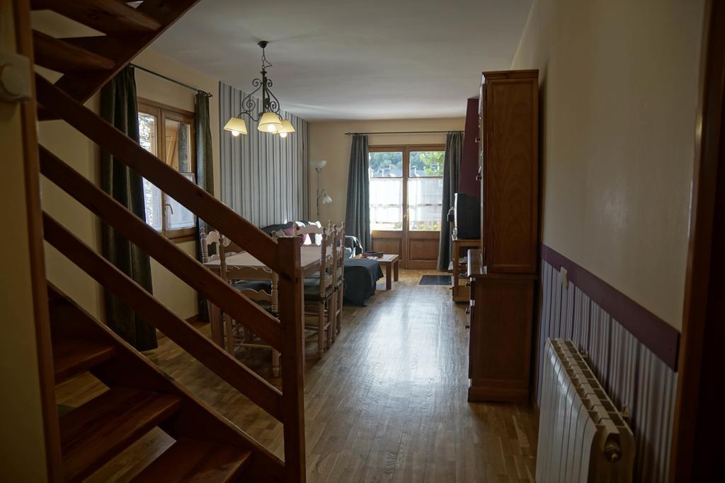 Apartaments El Ribal Valencia D'Aneu Экстерьер фото