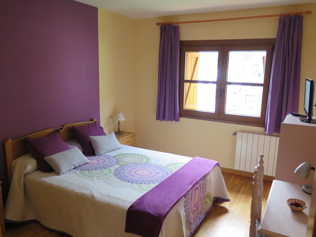 Apartaments El Ribal Valencia D'Aneu Экстерьер фото
