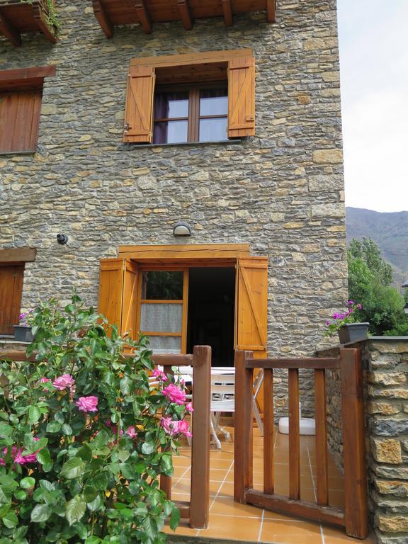 Apartaments El Ribal Valencia D'Aneu Экстерьер фото